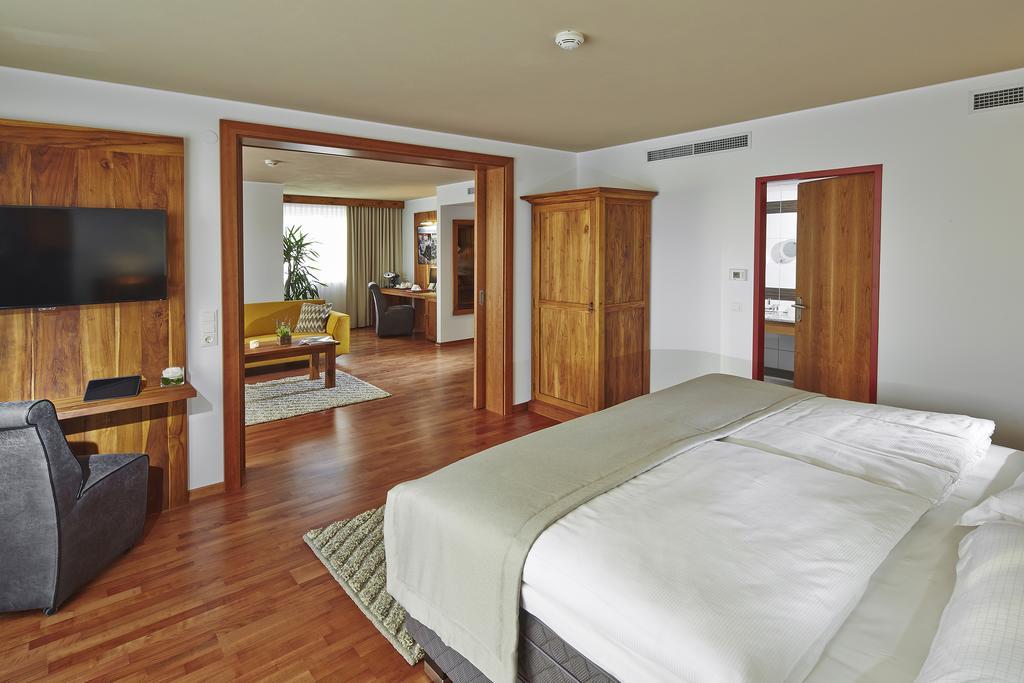 Rogner Hotell 5*